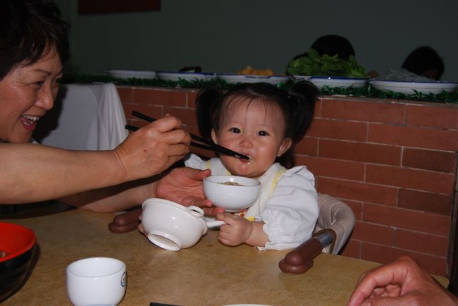 うちの愛娘もご満悦ですヾ(＠⌒▽⌒＠)ﾉ<br />4人+赤ちゃんで100元（1500円）くらいです、おいしいのに安過ぎです！