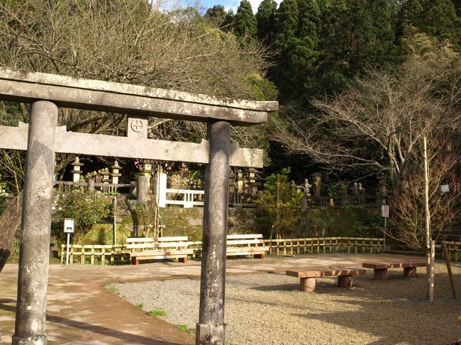 今和泉島津家の墓地。<br /><br />篤姫の父や兄のお墓もあります。