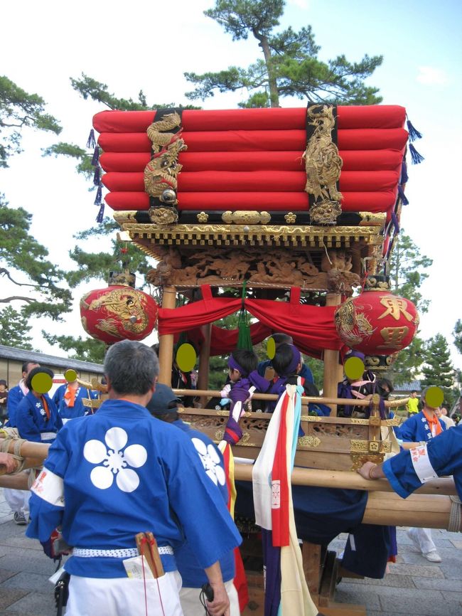 お神輿には子供が乗ってます(^▽^)/<br />かわいい〜