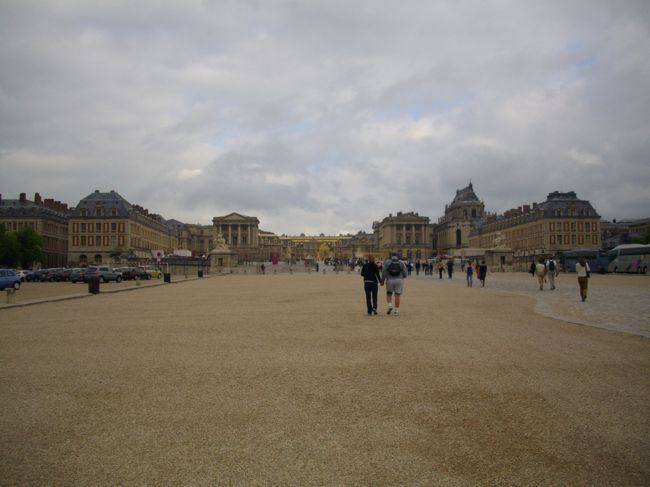 3日目は、朝からＲＥＲに乗ってヴェルサイユへ。<br /><br /><br /><br />詳しくは、『パリからShort Trip〜ヴェルサイユの華麗な世界を堪能編〜』を御覧下さい↓<br />http://4travel.jp/traveler/ohinasan/album/10466719/