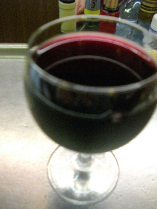 ルーブル美術館を満喫したら、美術館近くのワインバーへ。<br />フランスに来たら、ワインも楽しまなきゃね。