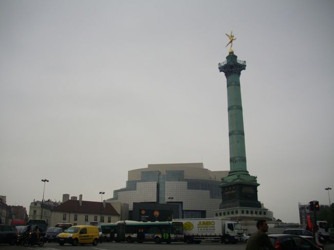 4日目<br /><br />フランス革命の大舞台となったバスチーユ広場。<br />