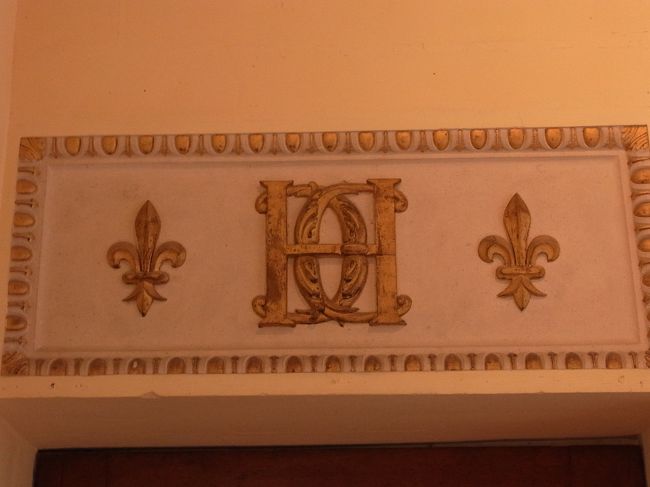 こちらが王様が不倫していた証拠と言われている<br />HとDが重なっている紋章。<br />アンリ2世とディアーヌ・ド・ポワティエです。