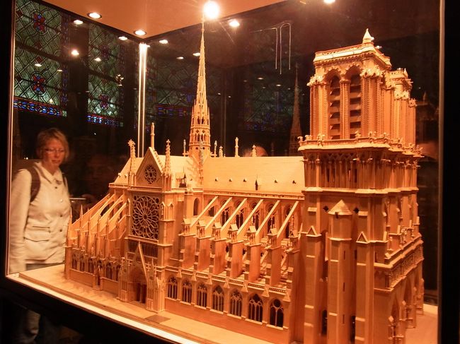 ノートルダム寺院の模型
