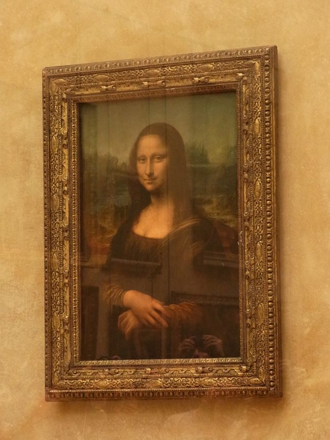 きました！<br />モナ・リザ！<br />何度見ても小さいｗ<br /><br />小学校にあった髪が伸びると噂のレプリカの方が<br />よっぽど大きかったですｗ