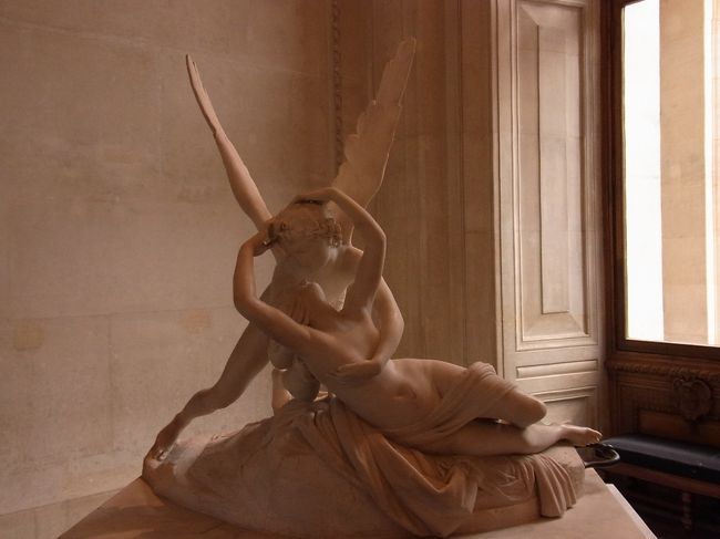 エロスの接吻で目覚めるプシュケ<br />(A・カノーヴァ)