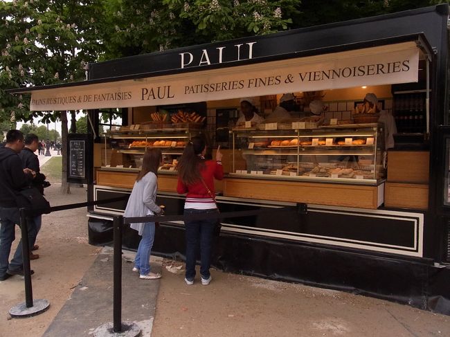 日本でもおなじみPAULのスタンド！<br />パリではあちらこちらで見かけました☆