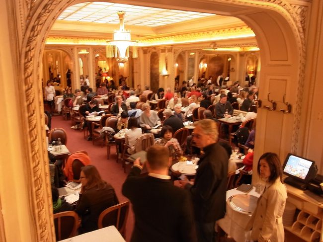 Angelina店内の様子<br />オシャレったらないなー（*´ー｀*)