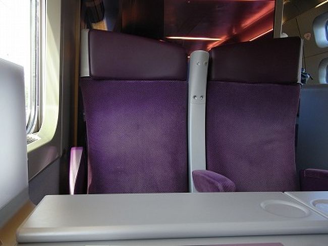 TGVの内部はICEに比べるとカラフルですが、すわり心地はICEの方が良かったですねー。<br /><br />まあ、こんな感じでパリ入門を終了しました。<br />なんとなく雰囲気を味わうことが出来たのは良かったですかね。<br />ドイツと比較して、パリのよさ、ドイツのよさを身をもって経験も出来ましたし。<br />今度は人があまりいないときに行きたいですねー（それは一体いつなのやら…）