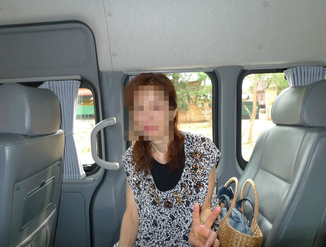 ▽ホテル・カー<br /><br />タクシーを予約しておいたのだが、川口さんのご厚意でホテルカーが手配されていた。<br />スパのクレームに対する配慮だろう。