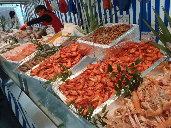 　魚介もてんこ盛り！