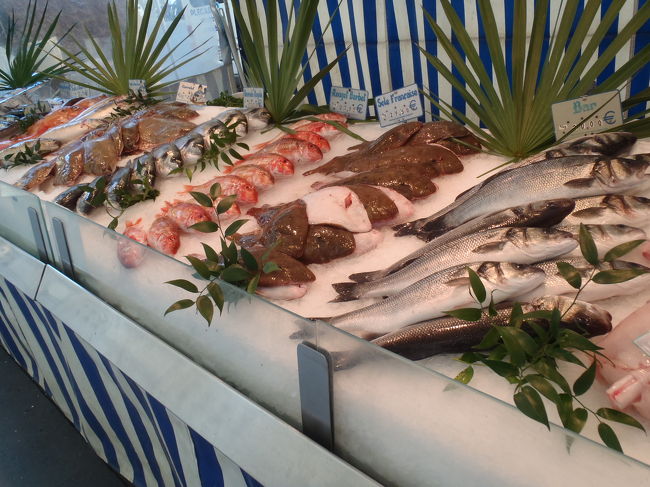 　でもこの魚、どこから来るんでしょうね？<br />流通体系にもちょっと興味。（笑）