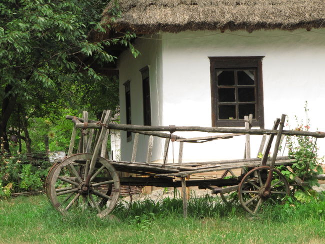 その前で、荷車と