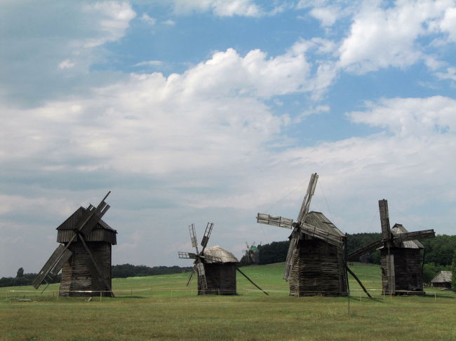なんとか見えてきた青空と風車・その１