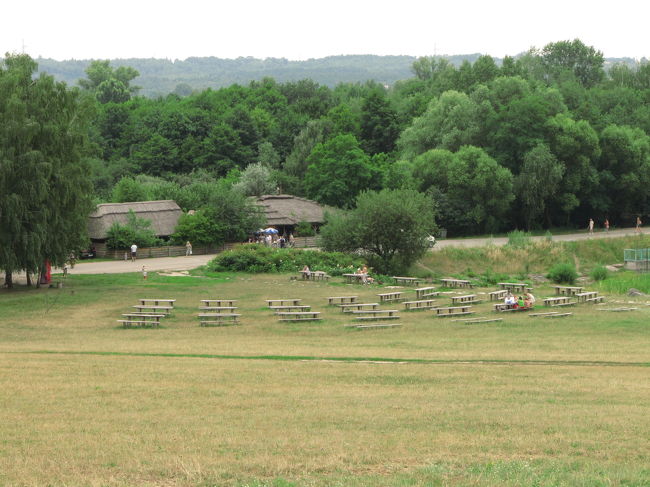 だだっ広い空き地は、ステージ？