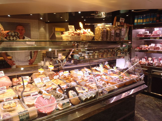 　そしたら、あれもこれも買って．．．<br />ホテルに引きこもり！？