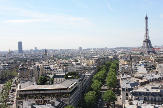 高さを制限したり規制しているのでずっと同じ町の景観が保てて美しい町に<br /><br />日本でもそう言うのをしていたらよかったと思うけど〜<br />高さはともかく木造と石造りでは耐久年数が違いますね<br />