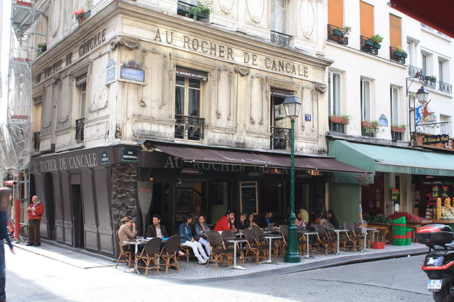 3号線のSentierに来ました<br />このエリアに来たのは20年振りです<br /><br />モントルグイユの市場を歩きました♪