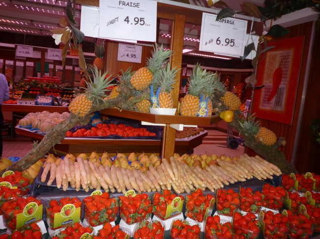 フランスとパイナップルはなんか合わない感じ・・・