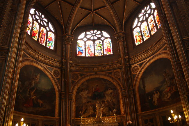 美しい絵が描かれています