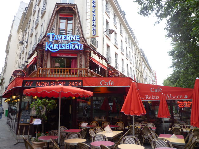 レアルからルーブルの方に歩いて行きます