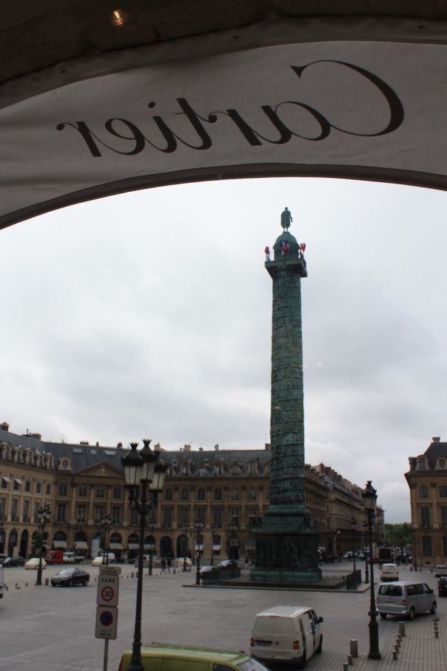 カルティエ　ヴァンドーム店<br /><br />このすぐ近くに本店がありますが私はヴァンドーム店に行きます