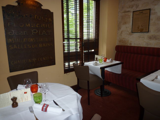 予約は当日にしたので2階席になりました<br />12時15分に行ったけど何故かこの日はお客さんのスタートは大方1時前でした<br />2階も満席に