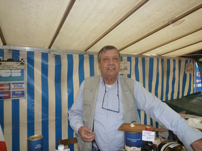 このおじさんは「るるぶ」にも登場<br /><br />朝市で｡｡支払いにクレジットカードが使えるのに驚き！でした・笑