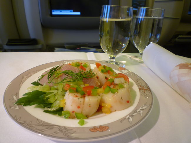 これは韓国食の前菜<br />貝柱とメカジキの燻製<br />美味しい