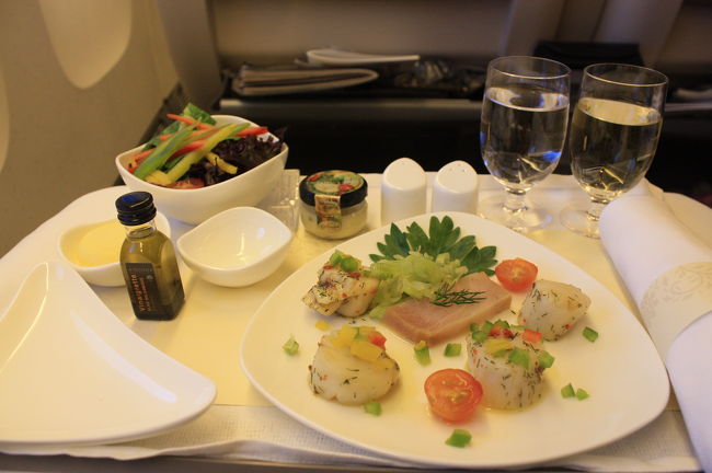 これは洋食の前菜<br /><br />韓国食と同じメカジキの燻製と貝柱