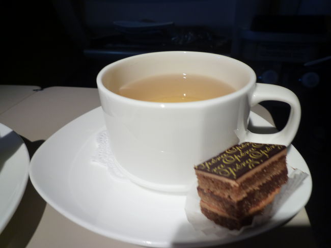 カモミールティがすっかり気に入りました<br />カモミールティは睡眠を促すのだけどそのせいかまたよく寝れました