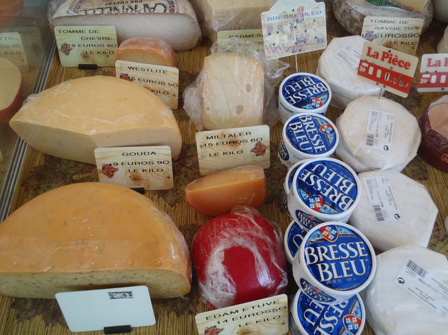 　ちょっと気にいったチーズがあったので、買っちゃいました。（笑）<br />　ブリーチーズみたいなのを一切れ。<br />これをどうやって食べたかは、最後のお楽しみ！？<br />↑真似しちゃダメですよ！