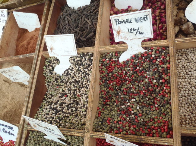 　実はこれも買ってきちゃいました。<br />名前は知らなくとも、見た目で買えますから。（爆）<br /><br />　別のマルシェで、コショウ用の容器も買いました。（笑）