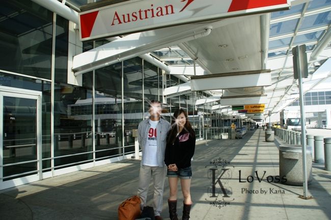 空港で父と。<br />撮影者は母です。<br />日の丸写真だなーーーｗｗｗ<br /><br />5月でしたが、半そでで大丈夫なくらい暑かったです。<br />羽織り物が一枚あるといいかも*