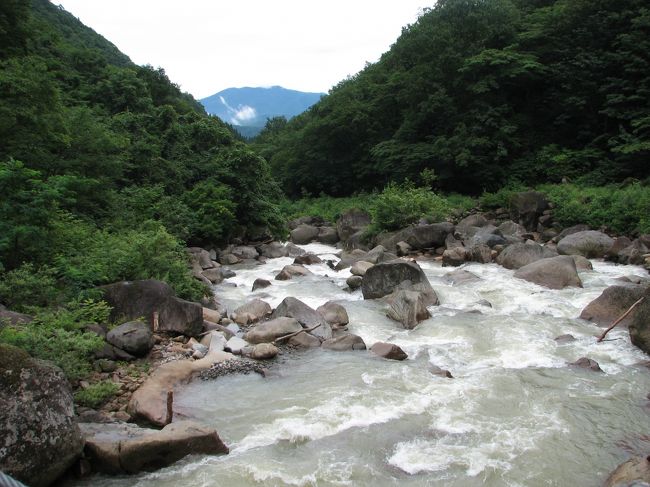 今朝までの雨で増水しています。