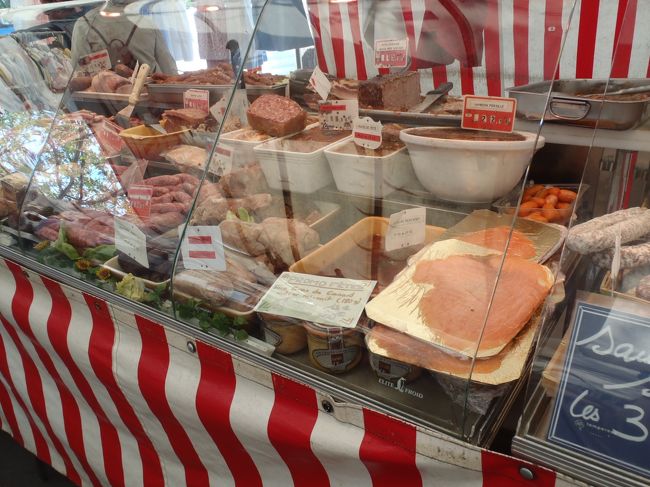 　買って、カフェでまたコソっと食べる！？<br />↑ネ　パ！（ダメ！：仏語）飽きましたね！<br />じゃあ、次、行きますよ！<br />http://4travel.jp/traveler/ryusie/album/10475054/