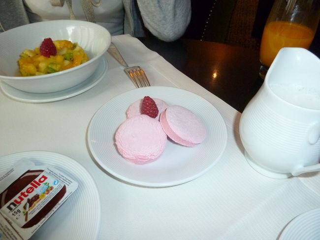 新鮮なフルーツサラダ　マシュマロ　そして、ヌテラ
