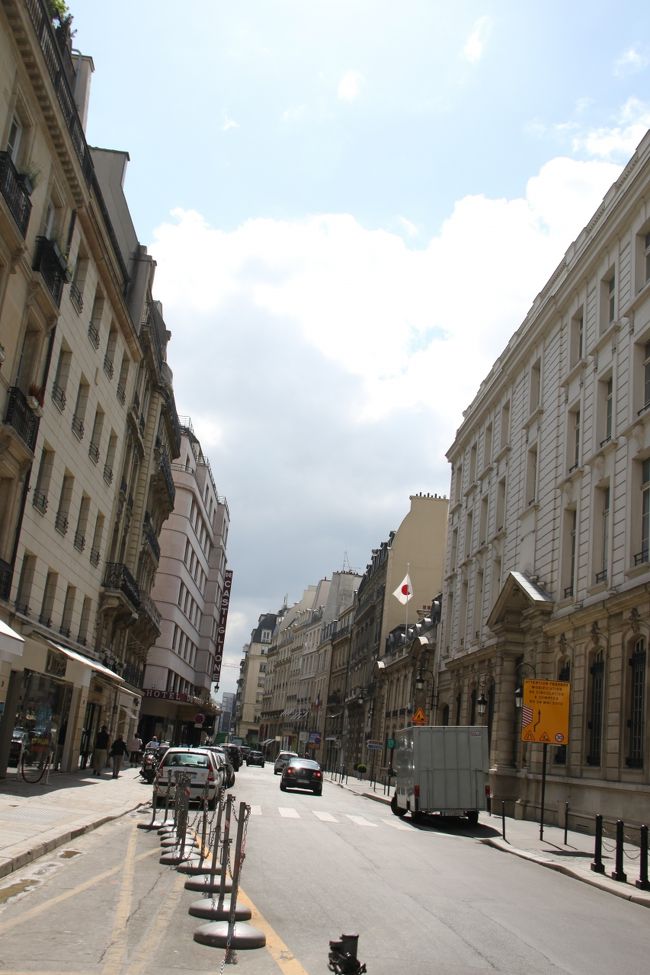 日本領事館もあったりします。