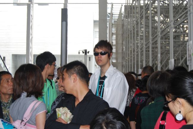 日本産業館に行ったらもう人いっぱい、それでも早めに行ったおかげで1時間くらいで入れました。