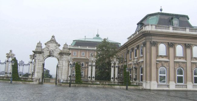 美術館は城の端