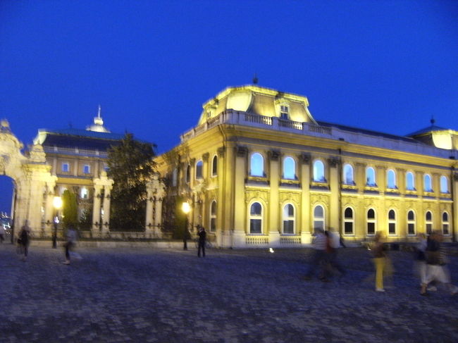 ブダ城に到着したらもう夕闇の中