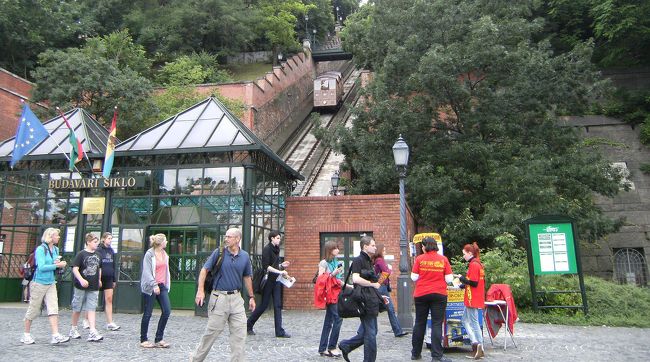 ここで市電を下車したら今回２度目のニセ刑事出現。昨日の事があったので、直ぐ撃退