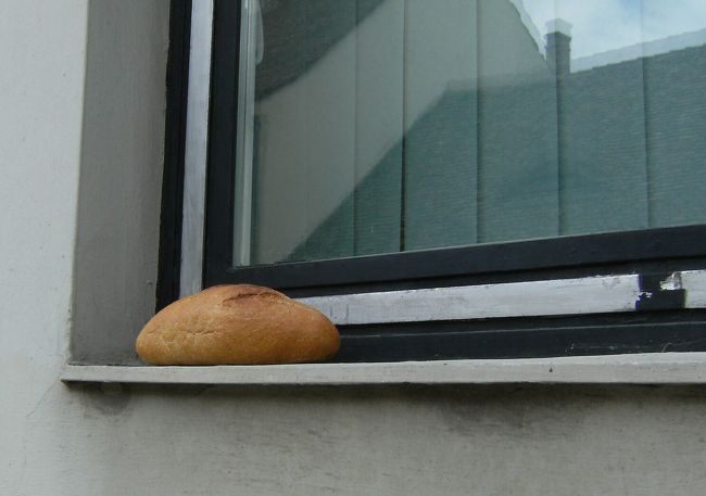 何の為にここにパンを？