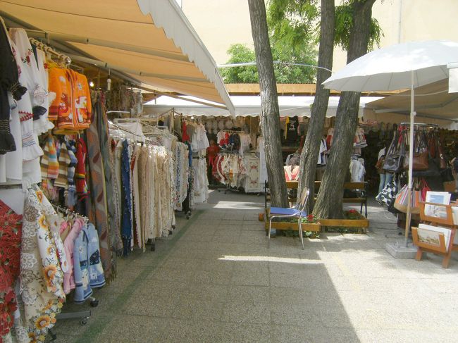 城内の民芸品マ−ケット