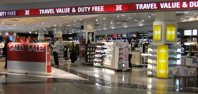 免税店。乗継なので酒を買えない