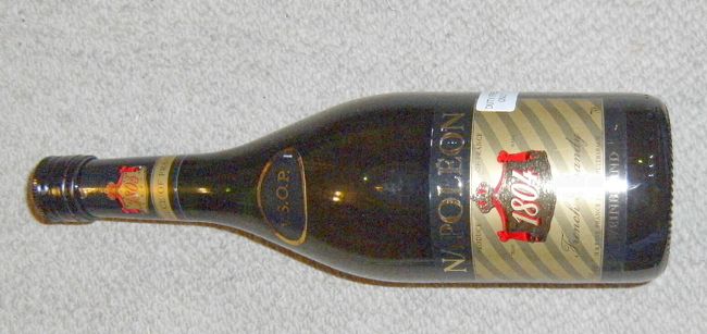 ユ−ロのコインを使い切りたくて買ったブランディ。ロシア産かと思ったが、フランス産になっていました。一本500円程を２本。飲むのが怖い！