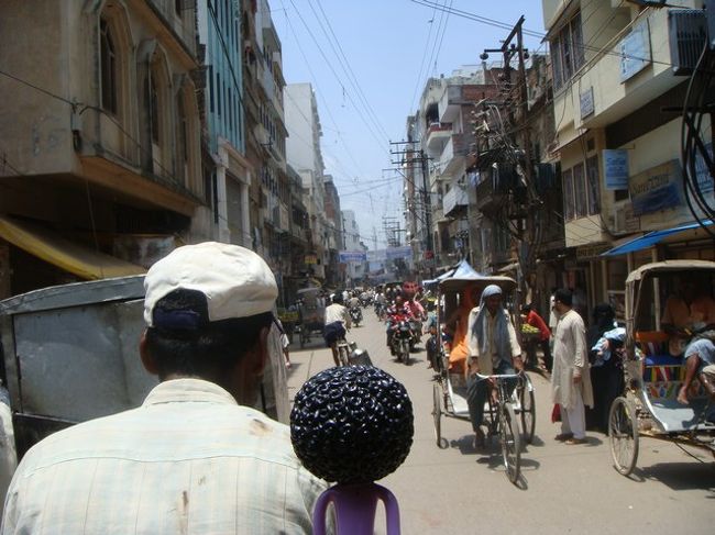 サイクルリキシャから眺めるヴァラナシの街並み