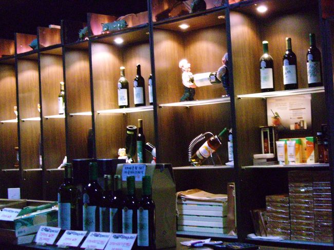 <br />ここのワインは李明博大統領の就任式の<br />乾杯酒としても使われたんだって...