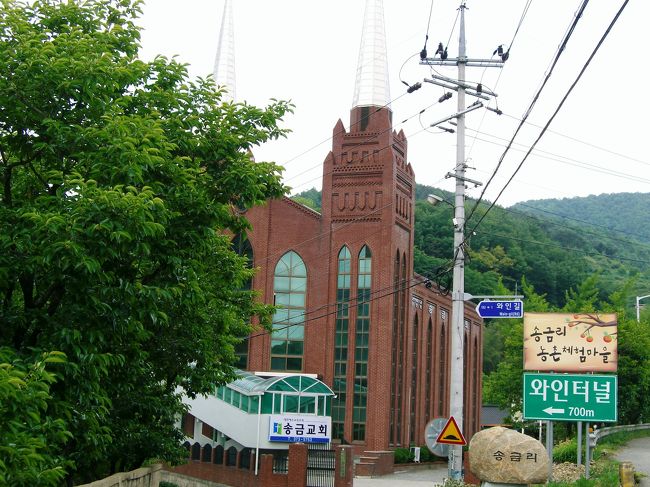 <br />来た道を戻りバスを待つもあと２時間<br />以上もある(T.T)