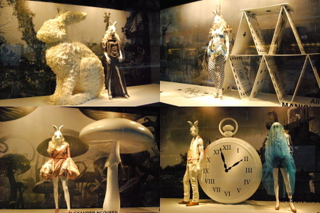 プランタンのショーウィンドウ。<br />映画『アリス・イン・ワンダーランド』のタイアップディスプレイ。<br />4つまとめて。